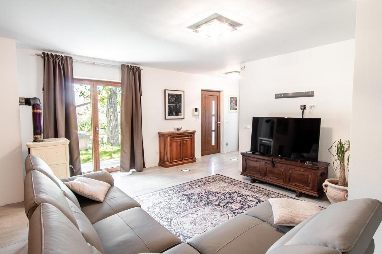 Villa Hermes Art Dutovlje Ngoại thất bức ảnh