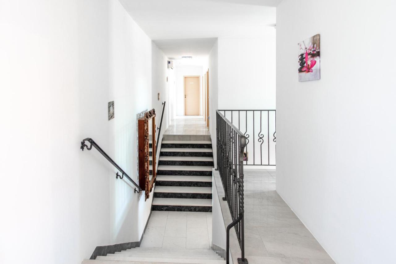 Villa Hermes Art Dutovlje Ngoại thất bức ảnh