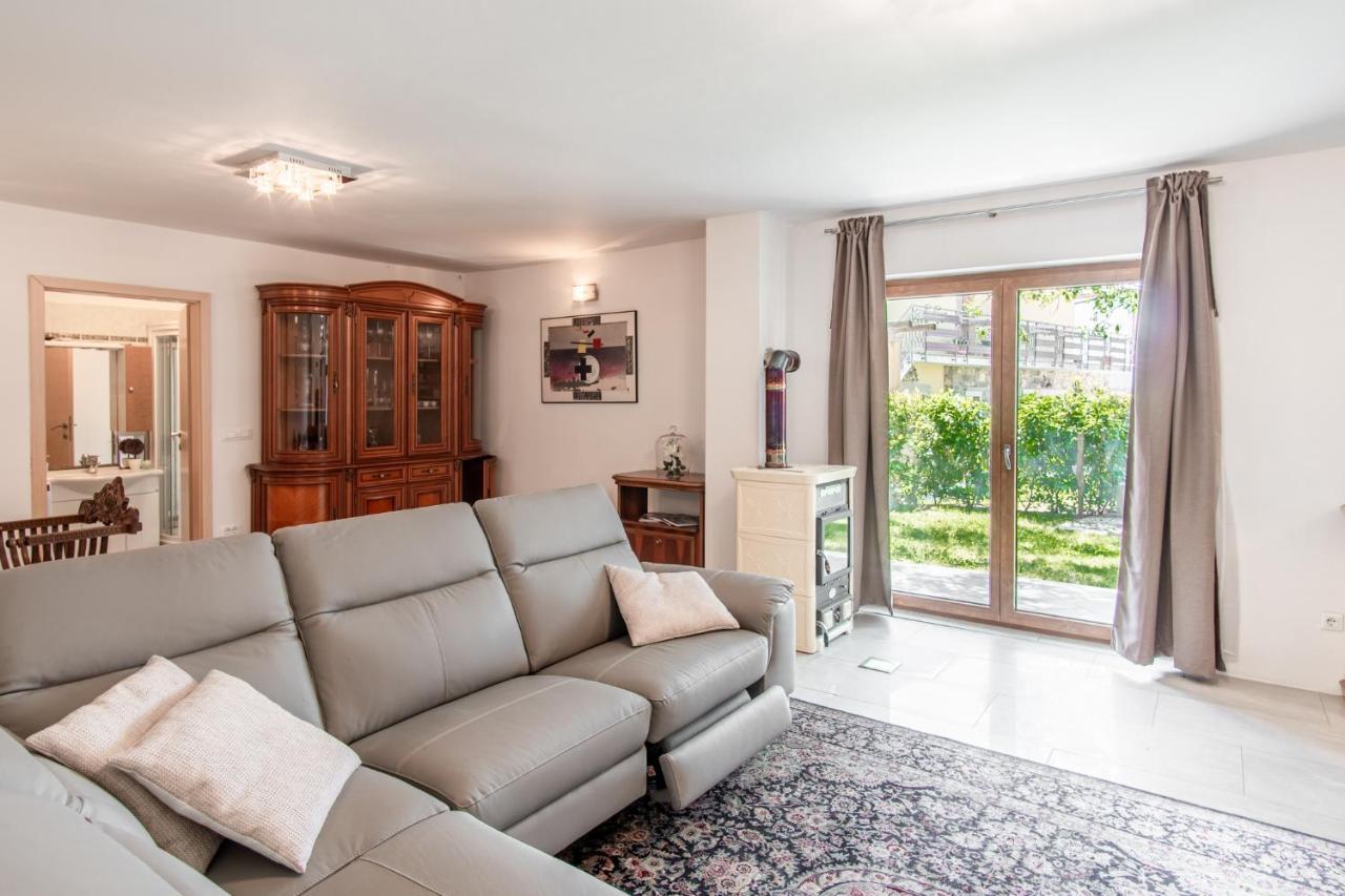 Villa Hermes Art Dutovlje Ngoại thất bức ảnh